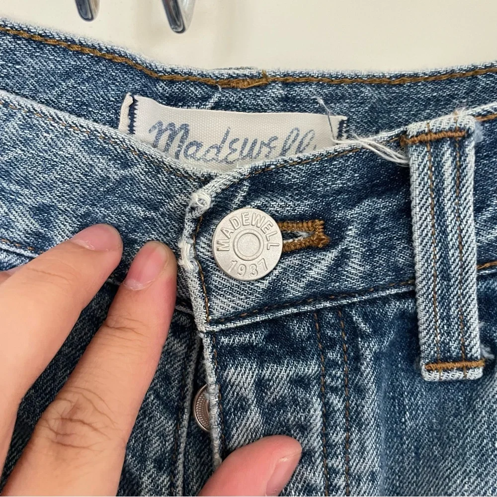 Madewell women’s light wash denim boyshort size 29